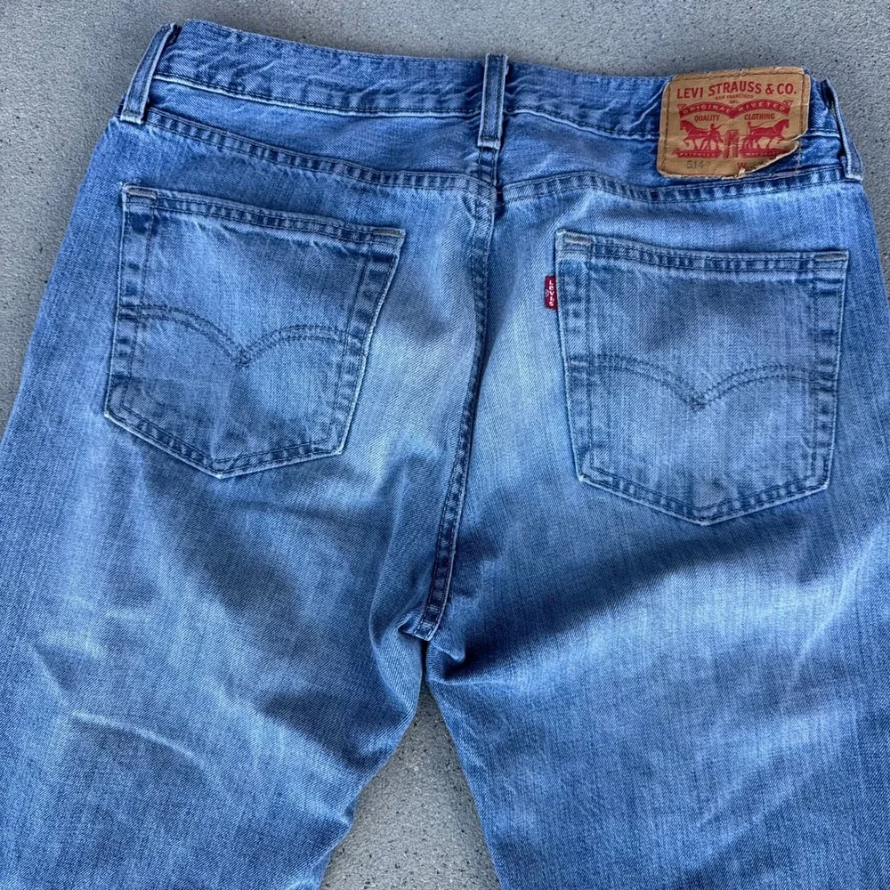 Levi's‎ 514 Straight Fit Mens Blue Jeans Medium Wash Denim 32x32